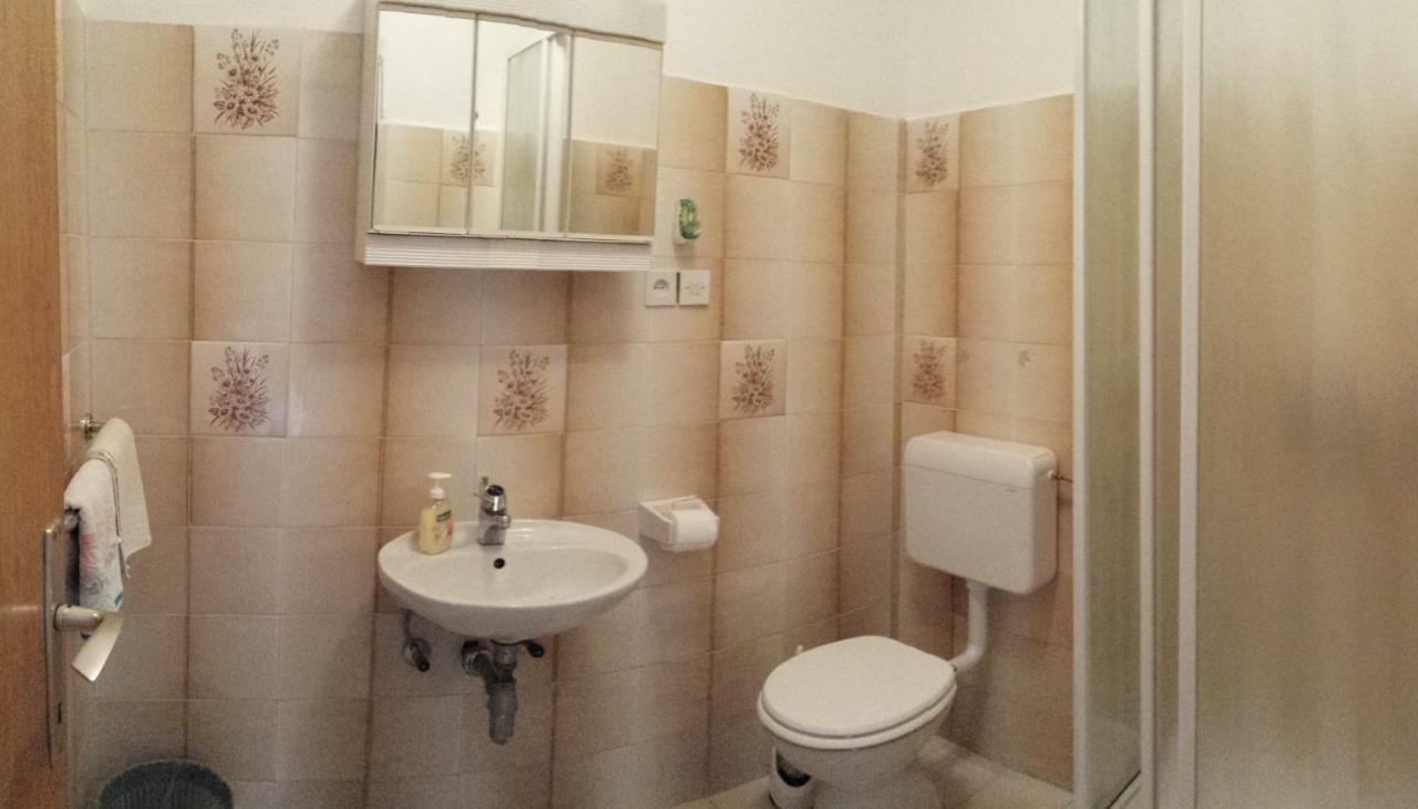 Guesthouse Familija Tariba ซูเปทาร์สกา ดรากา ภายนอก รูปภาพ